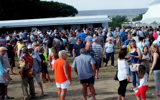 Gansbaai NGK Baardskeerdersbos 2015 Basaar 1